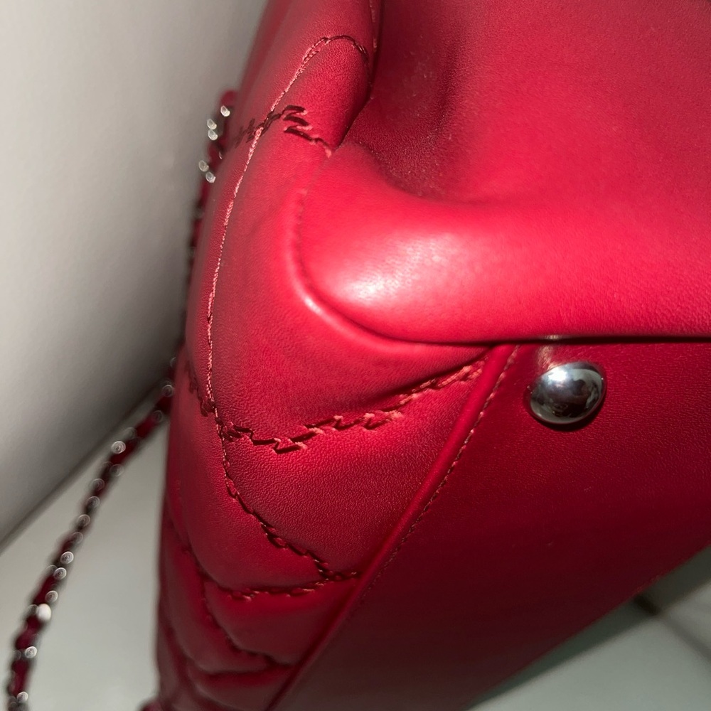Chanel Red Quilted Leather Shoulder Bag with Chain Strap - Picture 4 of 10